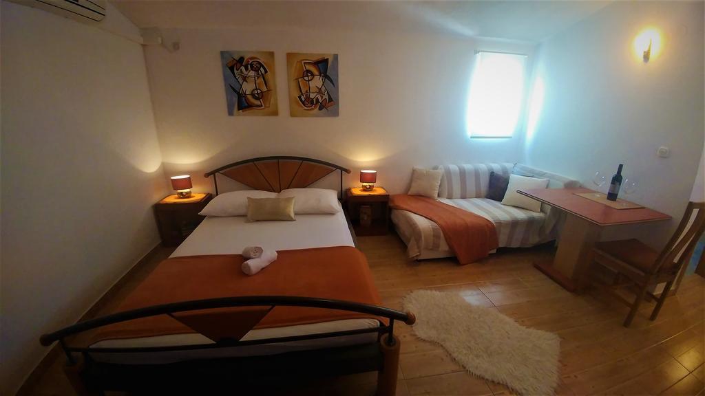 Apartments & Rooms Milena Vodice Zewnętrze zdjęcie