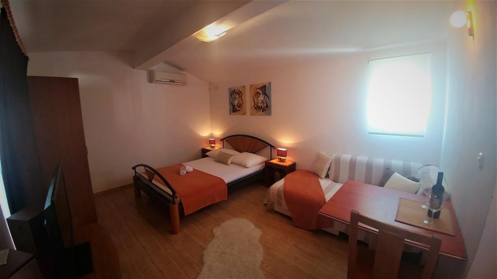 Apartments & Rooms Milena Vodice Zewnętrze zdjęcie