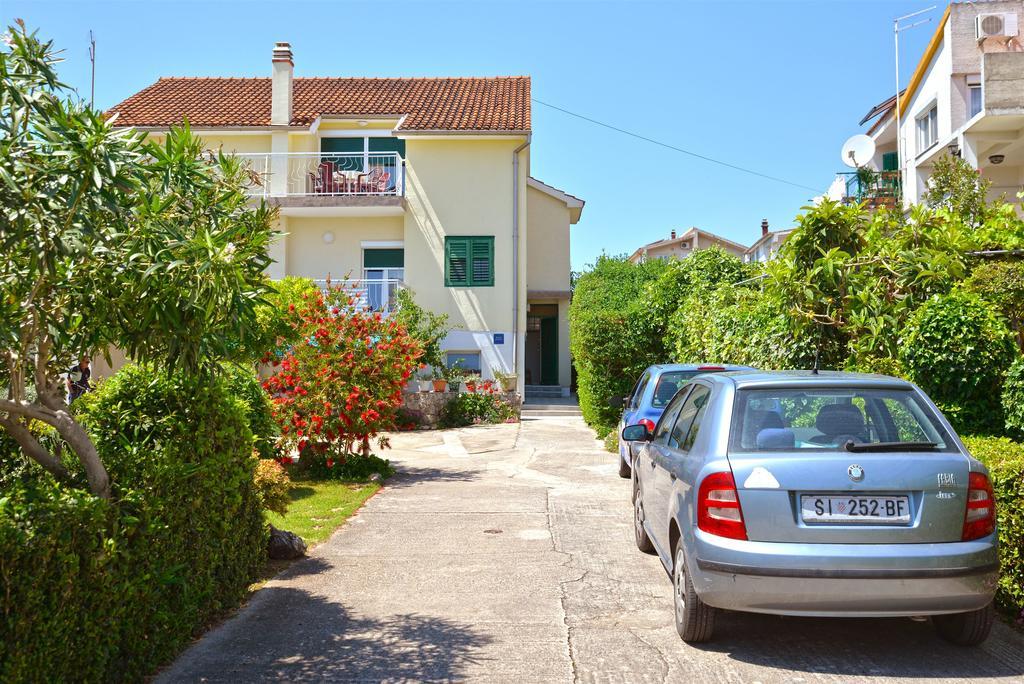 Apartments & Rooms Milena Vodice Zewnętrze zdjęcie