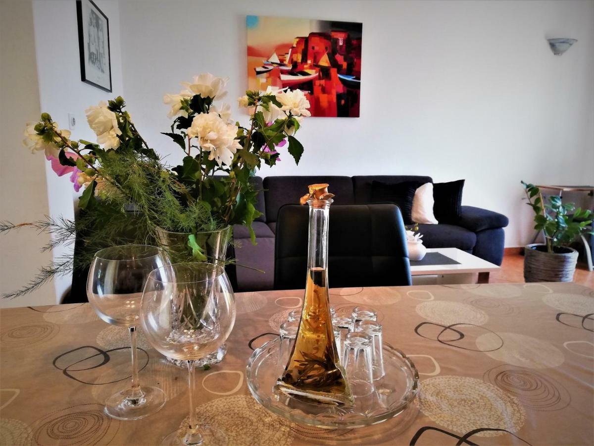 Apartments & Rooms Milena Vodice Zewnętrze zdjęcie